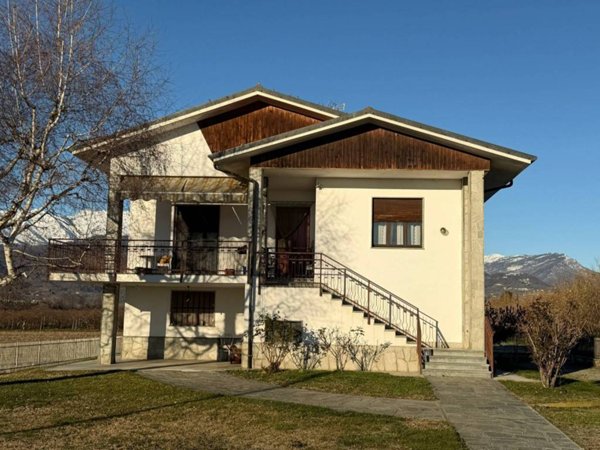 casa indipendente in vendita ad Osasco