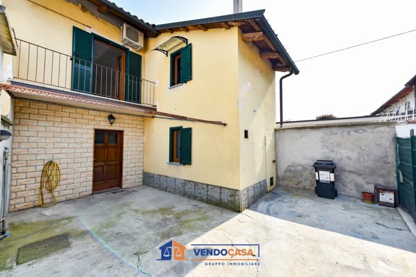 casa indipendente in vendita ad Osasio