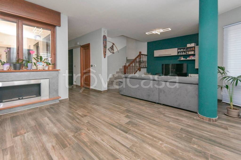 casa indipendente in vendita ad Osasio