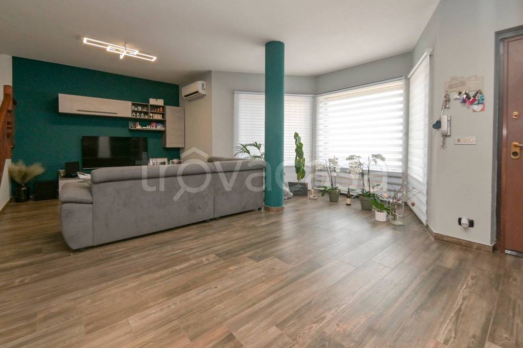 casa indipendente in vendita ad Osasio