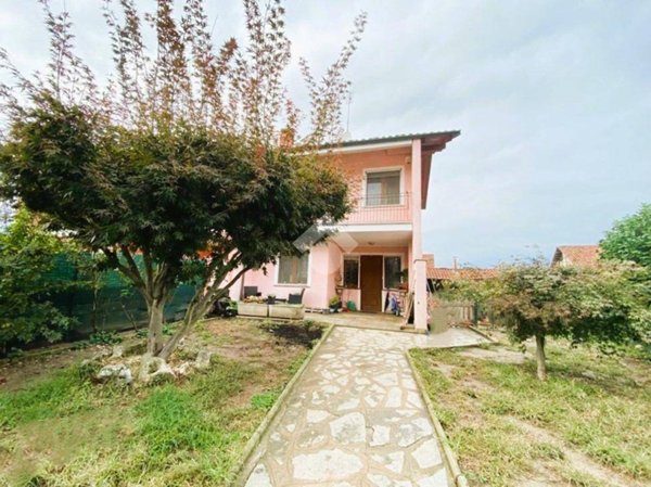 casa indipendente in vendita ad Osasio