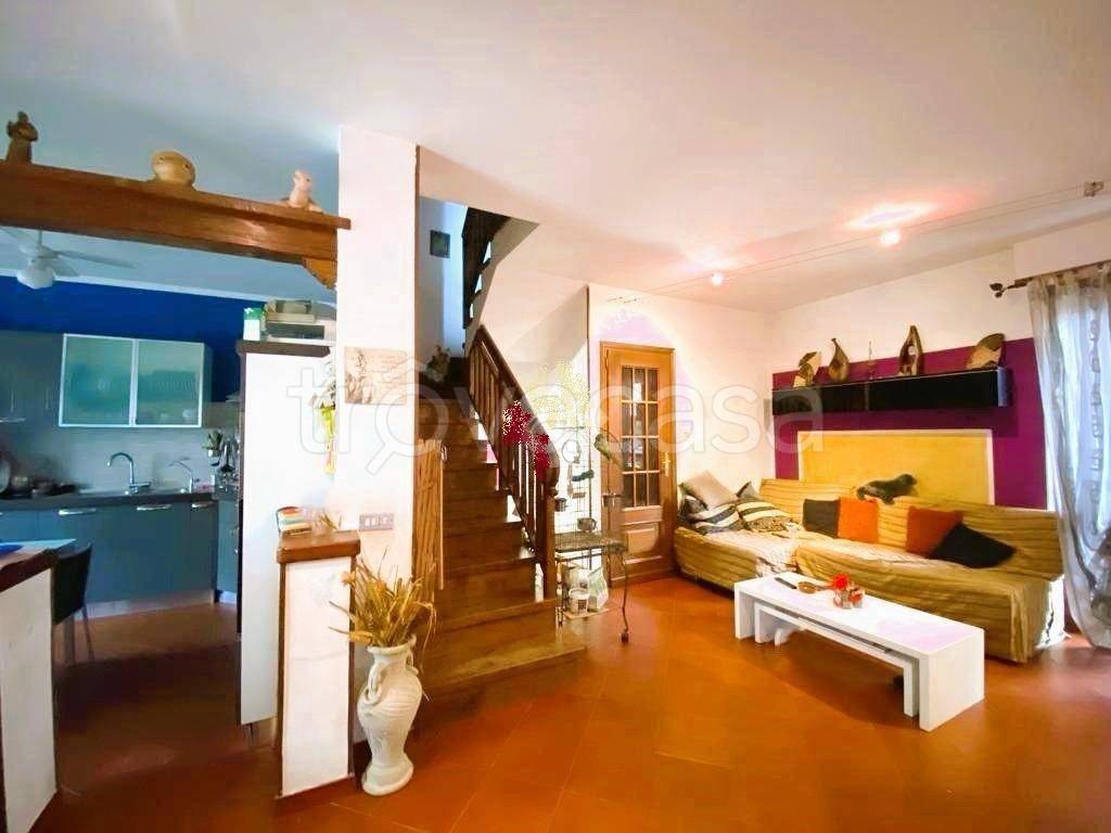 casa indipendente in vendita ad Osasio