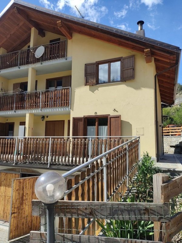 casa indipendente in vendita ad Oulx in zona Royeres