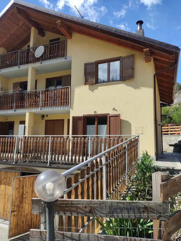 appartamento in vendita ad Oulx in zona Royeres