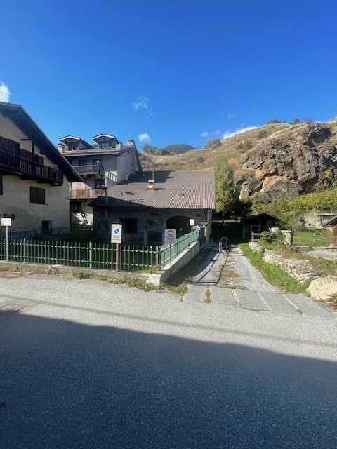 appartamento in vendita ad Oulx in zona Savoulx