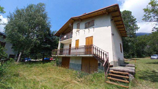 appartamento in vendita ad Oulx in zona Clots