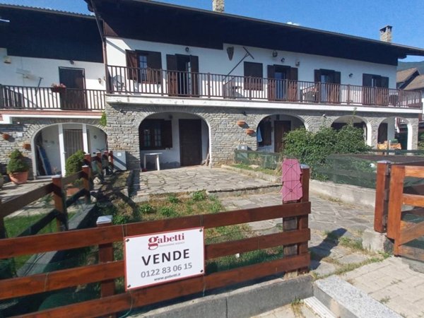 casa indipendente in vendita ad Oulx in zona Savoulx