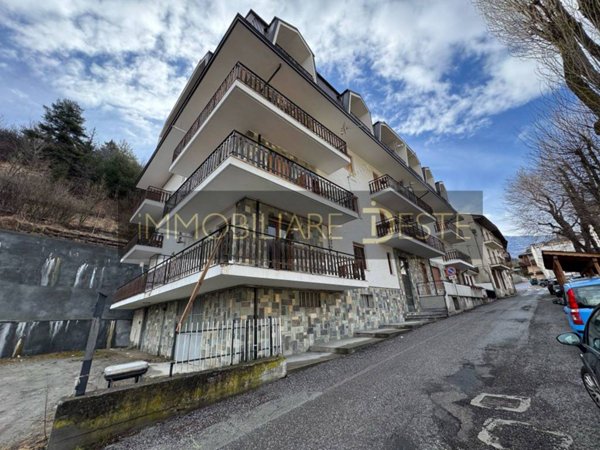 locale commerciale in vendita ad Oulx