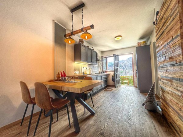 casa indipendente in vendita ad Oulx in zona Savoulx
