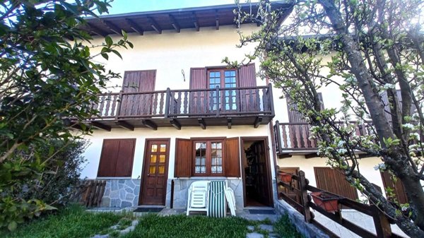 appartamento in vendita ad Oulx in zona Savoulx