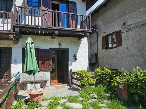 casa semindipendente in vendita ad Oulx in zona Savoulx
