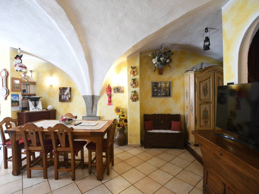 appartamento in vendita ad Oulx in zona Royeres