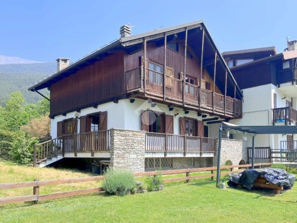 casa semindipendente in vendita ad Oulx in zona Savoulx