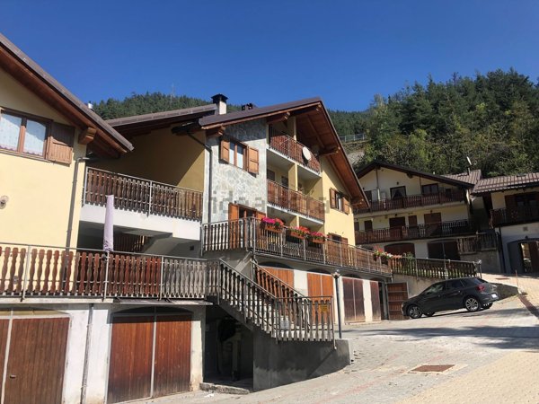 appartamento in vendita ad Oulx in zona Royeres