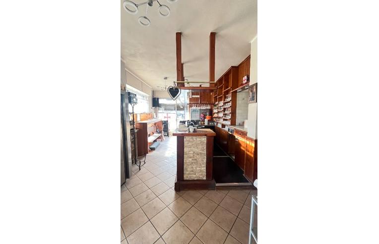 negozio in vendita ad Oulx in zona Savoulx