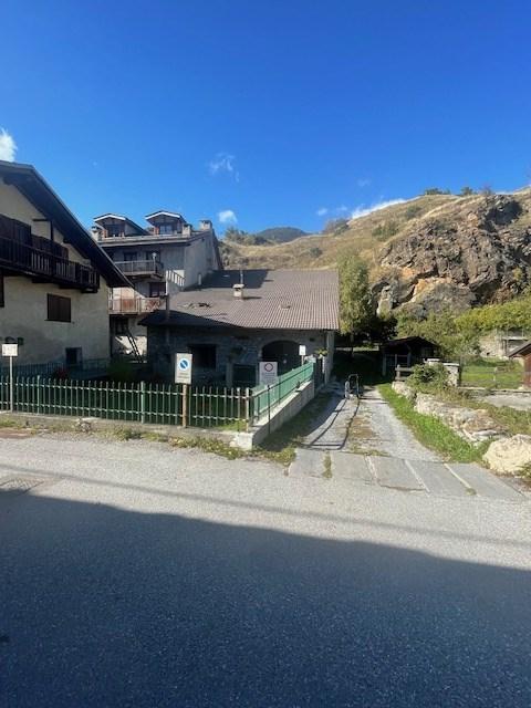 locale commerciale in vendita ad Oulx in zona Savoulx