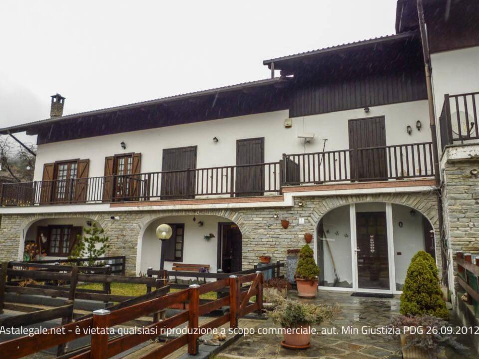 casa indipendente in vendita ad Oulx in zona Savoulx