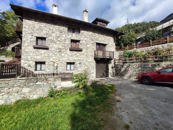 appartamento in vendita ad Oulx in zona Savoulx