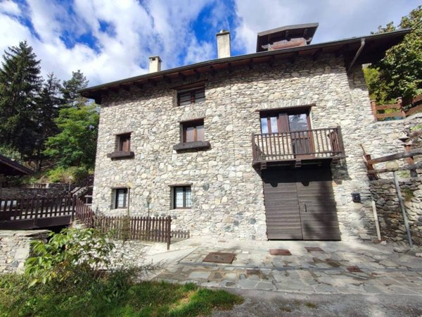 appartamento in vendita ad Oulx in zona Savoulx