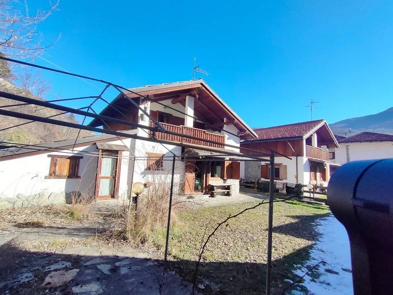 casa indipendente in vendita ad Oulx