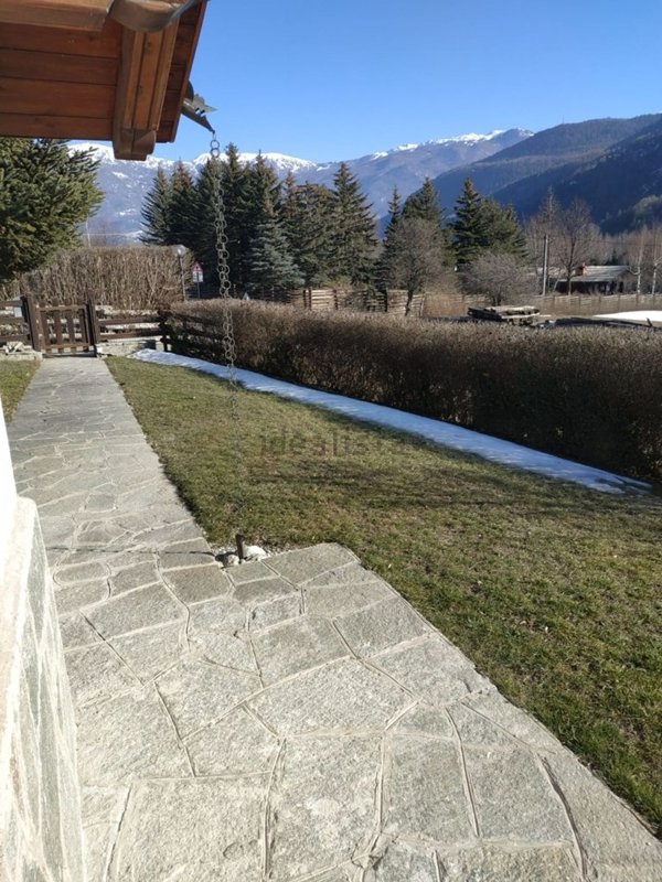 casa indipendente in vendita ad Oulx in zona Savoulx