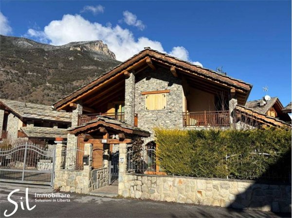 casa indipendente in vendita ad Oulx in zona Gad