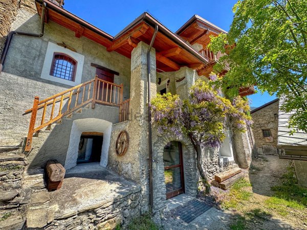 appartamento in vendita ad Oulx in zona Constans