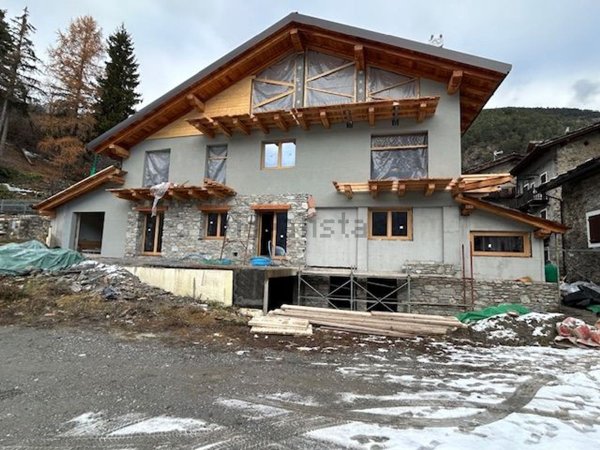 appartamento in vendita ad Oulx in zona Savoulx