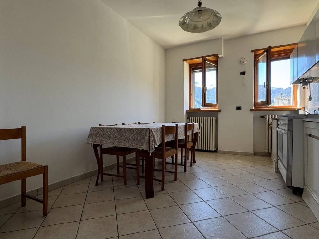 appartamento in vendita ad Oulx in zona Savoulx