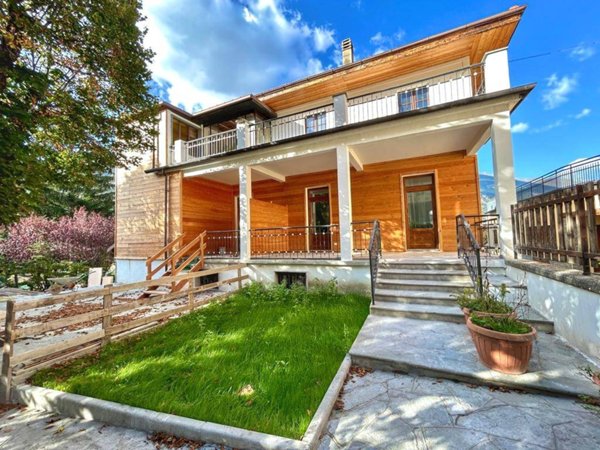 casa indipendente in vendita ad Oulx in zona Gad