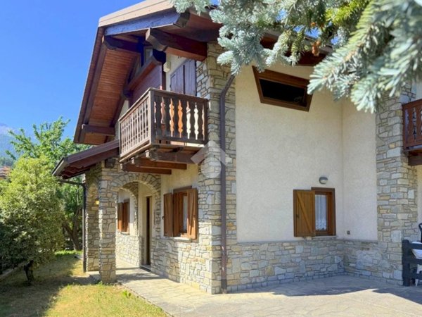 casa indipendente in vendita ad Oulx in zona Beaume