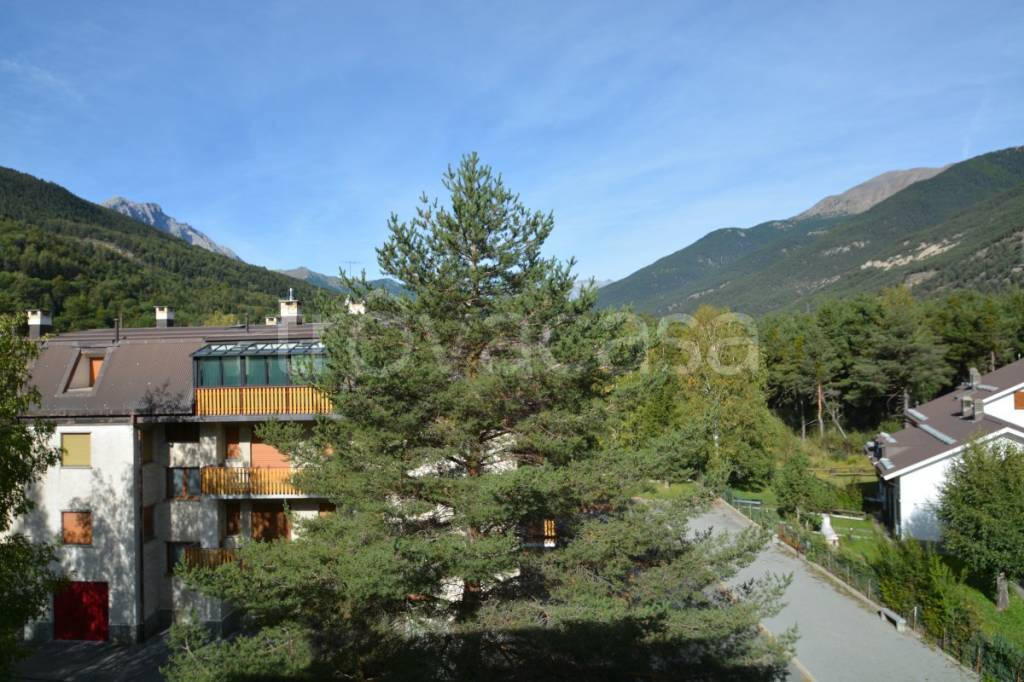 appartamento in vendita ad Oulx in zona Beaume