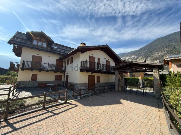appartamento in vendita ad Oulx in zona Gad