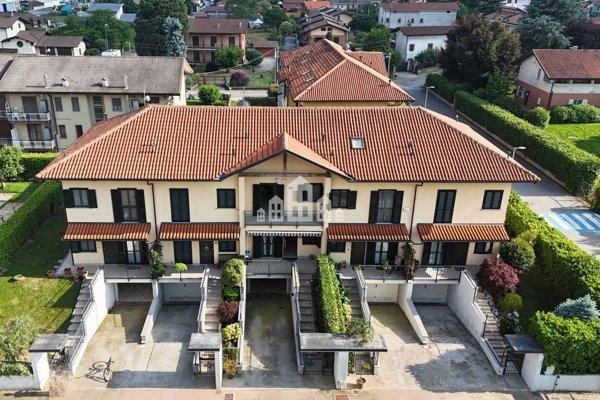 casa indipendente in vendita ad Ozegna
