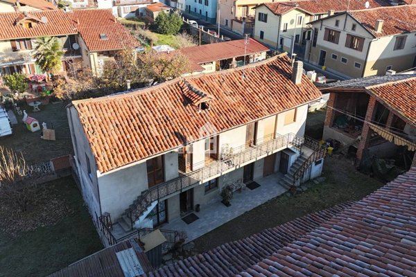 casa indipendente in vendita ad Ozegna