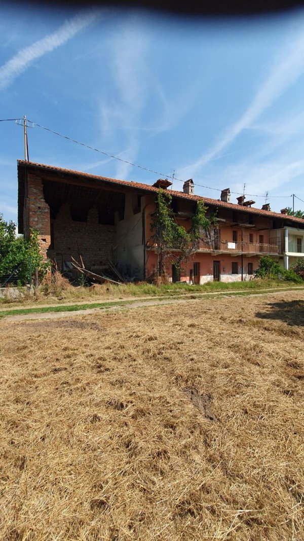 casale in vendita ad Ozegna