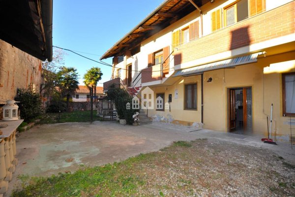 casa indipendente in vendita ad Ozegna