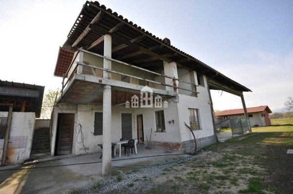 casa indipendente in vendita ad Ozegna