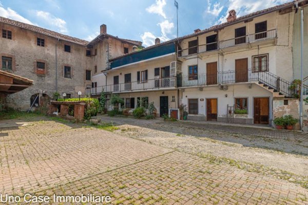 casa indipendente in vendita a Palazzo Canavese