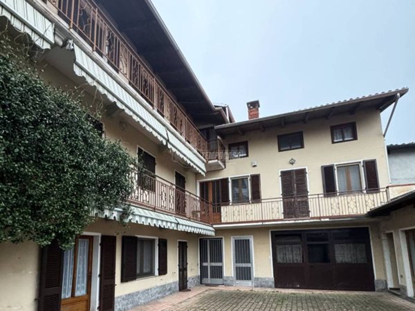 casa indipendente in vendita a Palazzo Canavese