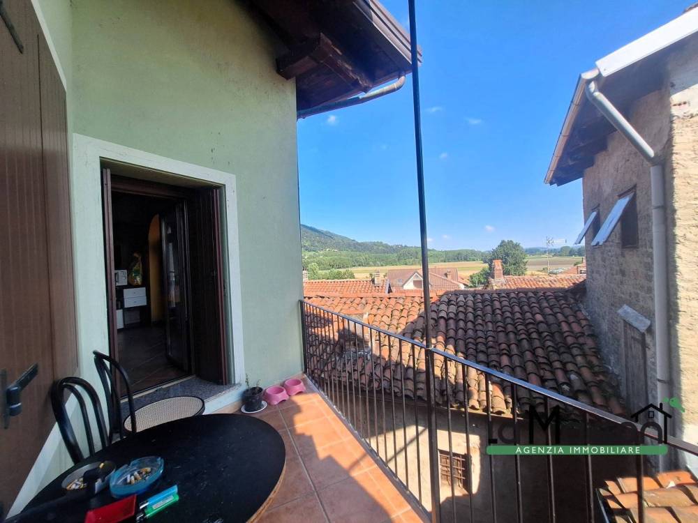 casa indipendente in vendita a Palazzo Canavese