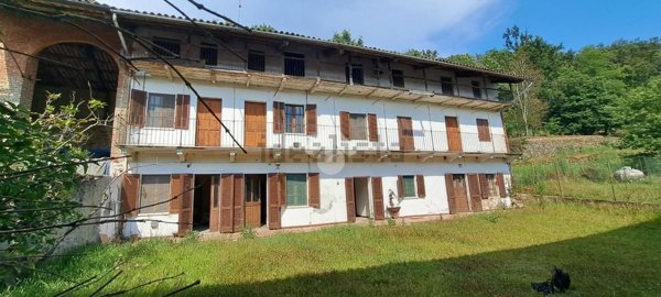 casa indipendente in vendita a Palazzo Canavese