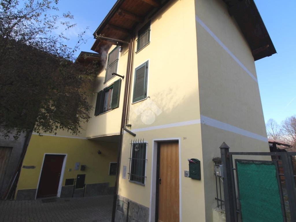 casa semindipendente in vendita a Palazzo Canavese