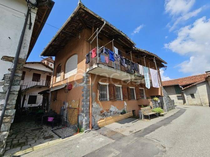 casa indipendente in vendita a Palazzo Canavese