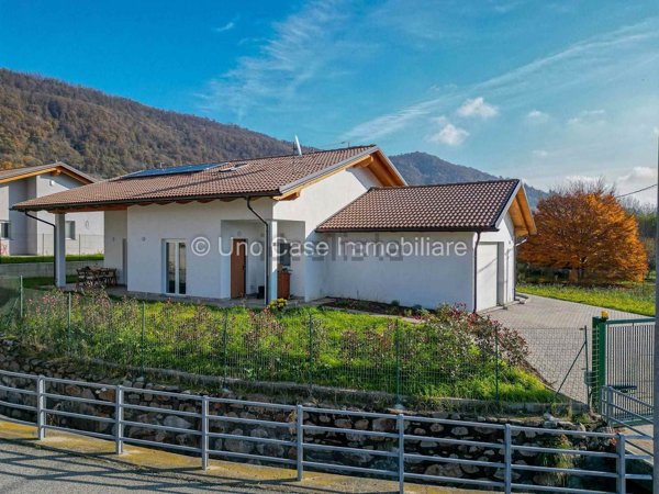 casa indipendente in vendita a Palazzo Canavese