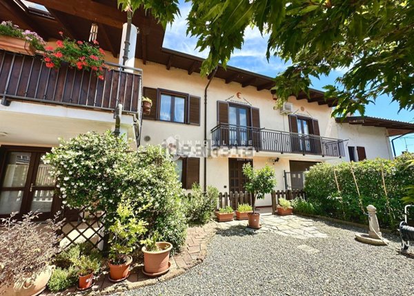 casa semindipendente in vendita a Palazzo Canavese