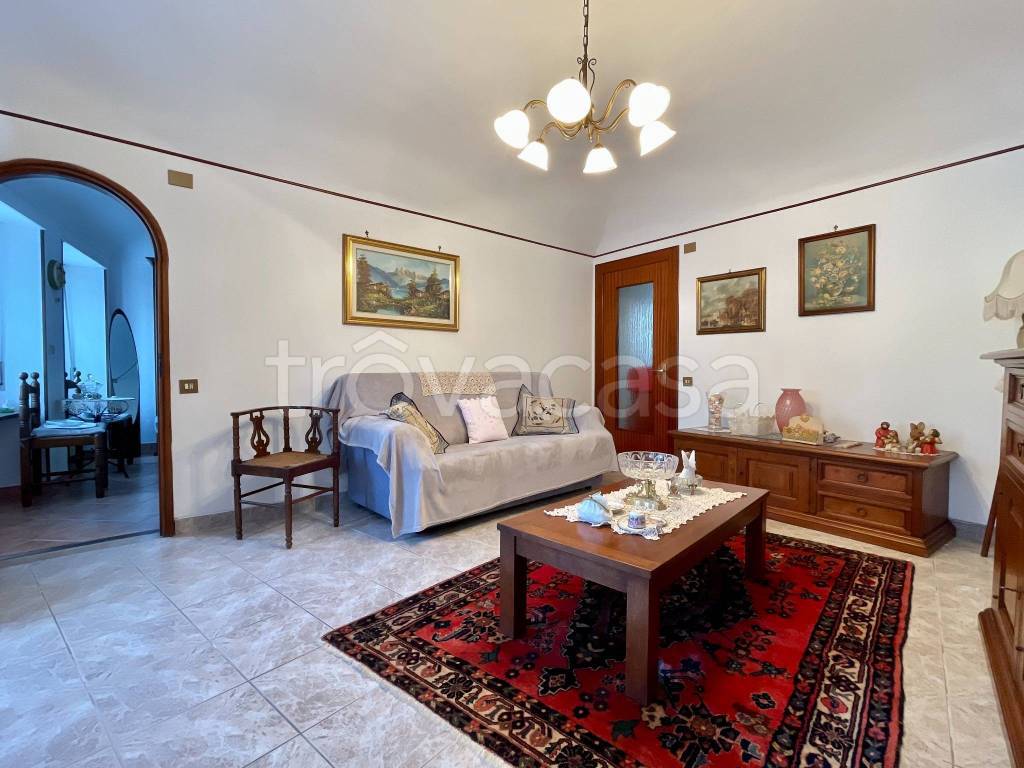 casa indipendente in vendita a Palazzo Canavese