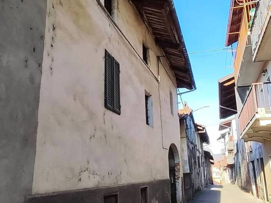 casa indipendente in vendita a Palazzo Canavese