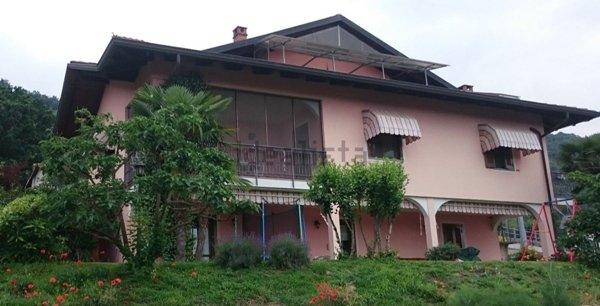 casa indipendente in vendita a Palazzo Canavese