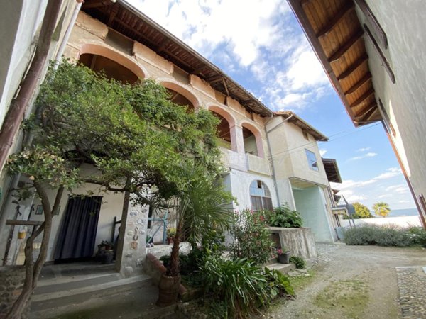 casa indipendente in vendita a Parella
